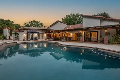 Image de Ultimate Escape: GameRoom, Ev Charger, Pool & Spa