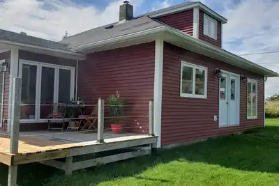 Image de Charming craftsman cottage - tranquility on the bay!