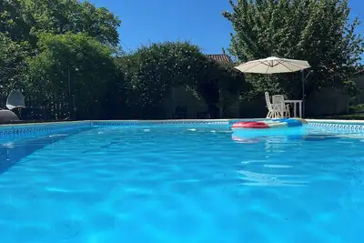 Image de La Colline de Tilleul - beautiful cottage near Aubeterre with pool 4 Star Rated!