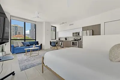 Image de Tr Miami Highrise Luxury Studio with View. Pool Access in Miami Fl!