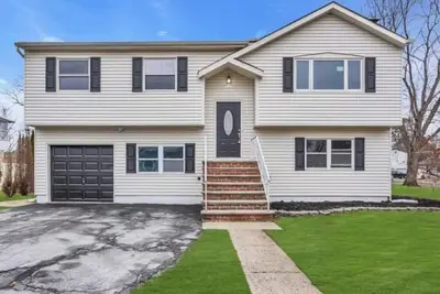 Image de New Home Away From Home! Only 7 Min to Beach!