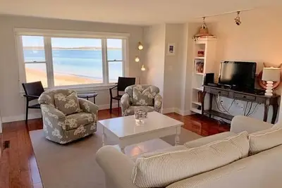 Image de On Beach Condo - Full Ocean View -10 steps to sand