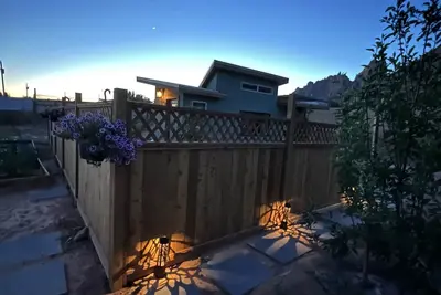 Image de Cozy Garden Tiny Home Village