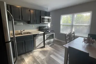 Image de Spacious suburb home close to lots of restaurants, Downtown, and Purdue!