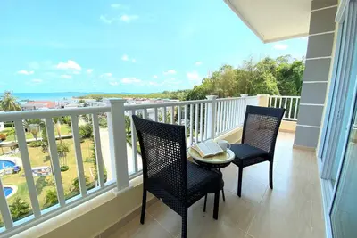 Image de Seaview/ 2bdr Apartment/ For Families/ Parking/ Quiet/ Common Pool