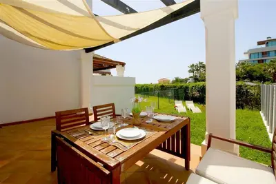Maison de ville familiale avec clima et WiFi, À côté de la plage et à proximité du port