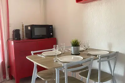 Image de T2 Très Fonctionnel Proche Plage et Centre Sanary Avec Piscine et Parking