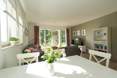 05 3-raum-fewo mit Meerblick u. Terrasse - Appartementhaus mit Meerblick im Ostseebad Göhren