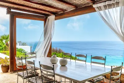 Image de Villa \"Calma Beach House\" avec terrasse privée et Wi-Fi