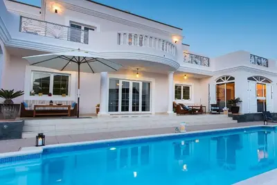 Image de Villa de vacances 'Costa Golf' avec vue sur la mer, piscine privée et Wi-Fi