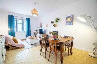Image de Apt spacieux en centre ville avec garage