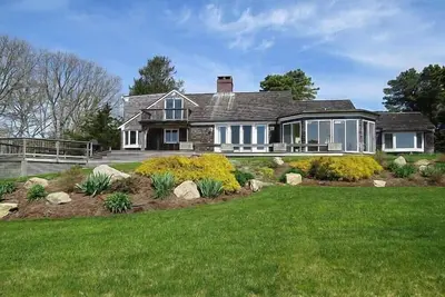 Image de Spacious Waterfront Home on Ryder's Cove! Pet Friendly too!