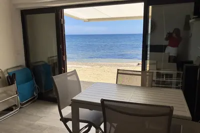 Image de Pied dans l 'eau <br>Charmant T2! Sur la plage <br>Refait à neuf <br>