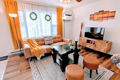 Image de Balcony/Patio/ Fenced Yard/ Attached Garage/near Beach, Park /close to Chicago