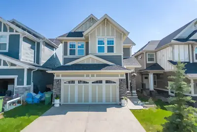 Image de Modern, Stylish, Professionally Decorated, spa Like, 4 Bedroom Home