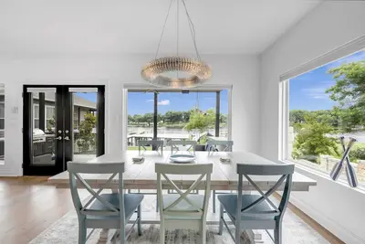 Image de La Isla waterfront home w/dock & water toys