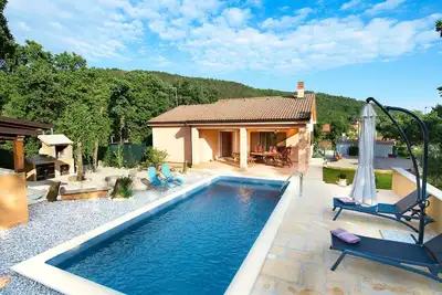 Image de Eine Oase am Meer mit Privatem Pool und Bezauberndem Garten