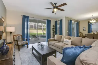 Image de Amazing Pool Home with Spa and Game Room-1588tl