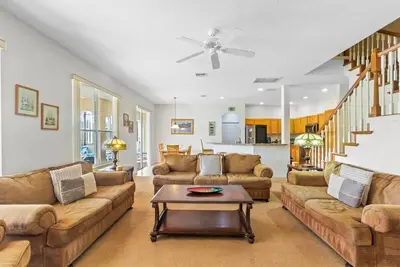 Image de Spacious 6 Bed Home with Private Pool-203bs