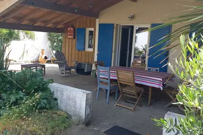 Image de Villa à 20 m de la plage avec vue imprenable sur l'océan!