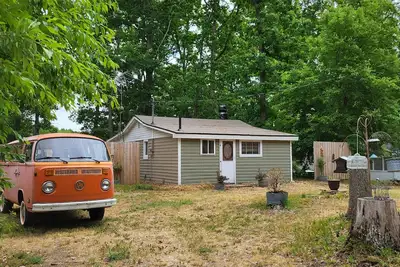 Rustic and Eclectic open floor Plan Cabin with Canal view In Cranberry lake 😋.