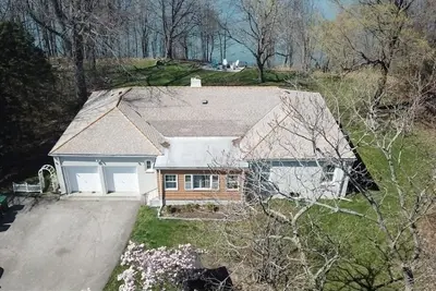 Image de Luxury Waterfront Home w/Private Beach w/Bbq Patio