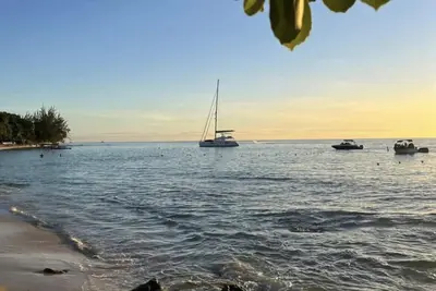 Image de Cozy apartment near the beach in a quiet area w/ Ac Bedroom