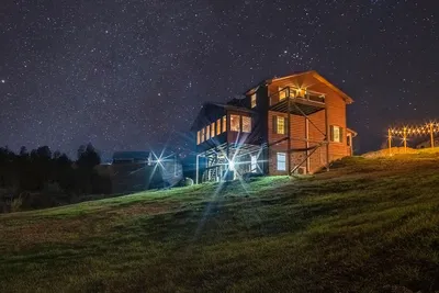 Image de Lake side retreat- Huge game room, hot tub fire pit and more!