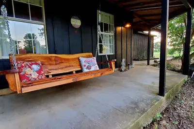 Image de Margie's Coop. Country living on a real Christmas Tree Farm!