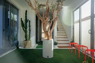 Image de ChâteauChîChî: Family Oasis w Parking N Hollywood