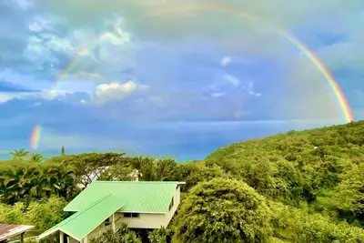 Image de Romantic cottage with stunning ocean and mountain views in Captain Cook, Hi