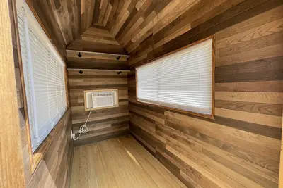 Image de Probably Smallest Tiny Home In America