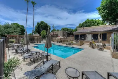 Endless CASAbilities at this updated, clean Arcadia condo