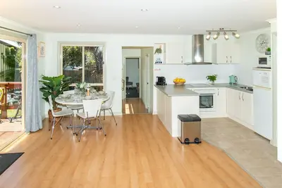 Image de Lacy's Place pet Friendly in the Town Center