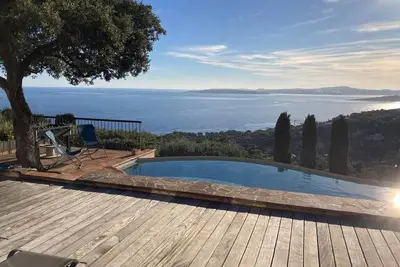 Image de Villa avec piscine à débordement, vue mer exceptionnelle