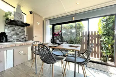 Image de Maison rénovée avec jardin spacieux, plancha et piscine - Climatisée, 2 pièces + mezzanine, 5 couchages