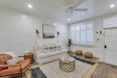 Image de Downtown Condo 1 Block to King with Private Patio