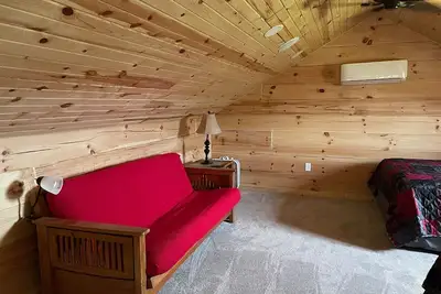 Image de Cozy hillside retreat near trout stream, public forest and Utv trails.