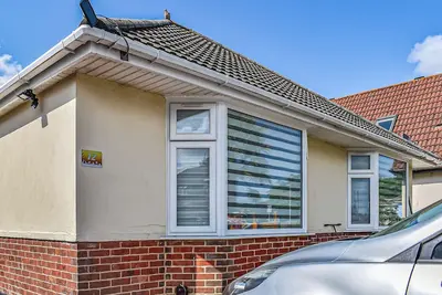 Image de 3 chambres à coucher à Poole