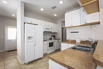 Image de Charming Bungalow 8 minutes to Ybor City and 12 minutes to Tampa Airport