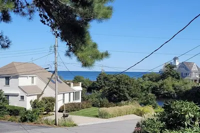 Image de Water views and a short walk to private beaches, Popponesset Inn and Marketplace