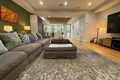 Image de Luxury Townhouse with housekeeping and outdoor space