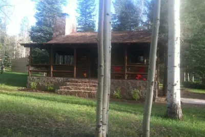 Image de Picturesque retreat inspired by Thomas Kinkade, situated on 1. 5 acres!