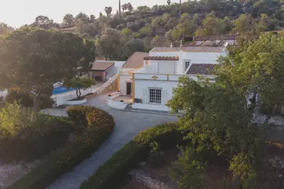 Image de Casa das Palmeiras - Villa Tranquila com Piscina, Bbq e A/C