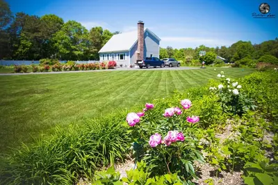 Image de Cheerful residential home with beautiful outside area with heat swimming pool.