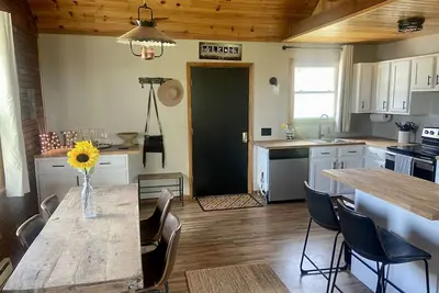 Image de Cabin at Curt Gowdy State Park - Scenic Lake View