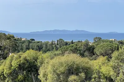 Image de Villa with swimming pool, sea view and access to the beach by foot in 10 minutes