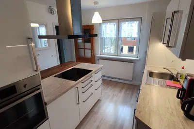 Image de Large, modern furnished vacation apartment.