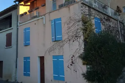 Image de Appartement privé dans une maison avec vue sur le lac de Sainte-Croix-du-Verdon