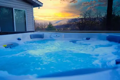 Image de Secluded Mountain Retreat with Stunning Views, Hot Tub, Wifi and more